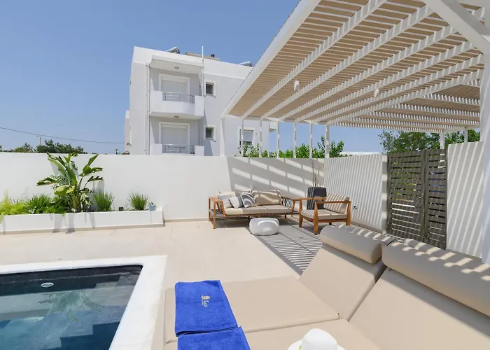 فيلة Mylos Luxury Escape *